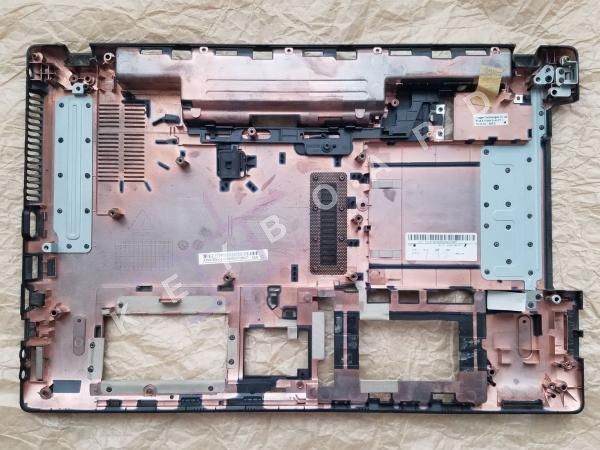 Нижня частина Packard Bell Easynote TM87